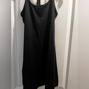 Quince athletic dress